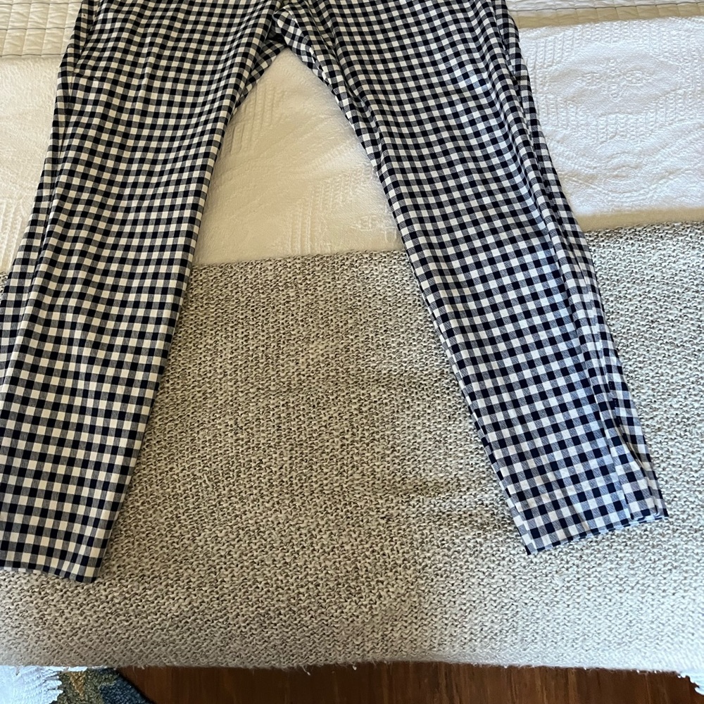 Old Navy Women’s Navy and White Checkered Pants